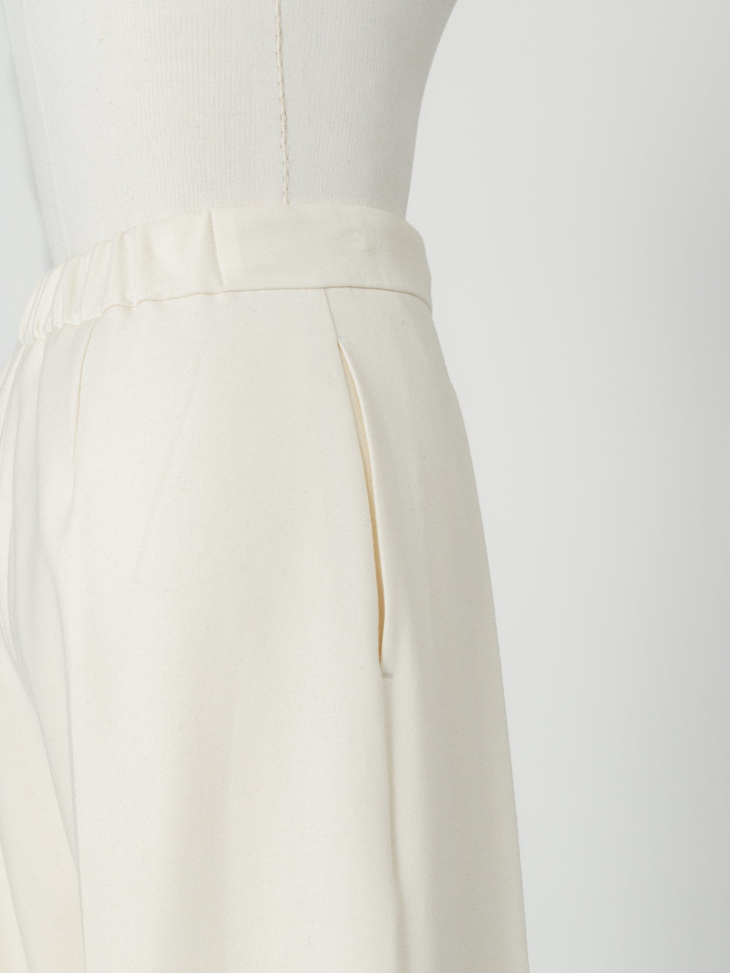 【PRE ORDER】relax tuck soft wool pants